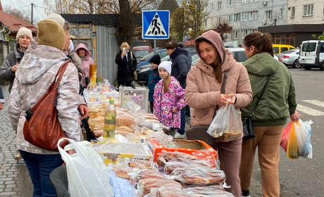 В Барі відбувся благодійний ярмарок на підтримку ЗСУ: фоторепортаж
