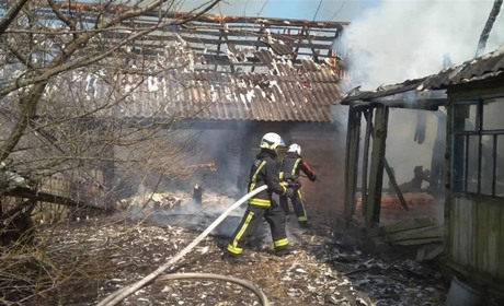 Володимирецькі рятувальники гасили пожежу у селі Дубівка