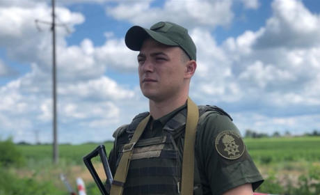 “З першого пострілу нам вдалося підбити танк” - Нацгвардієць розповів про бої за Волноваху