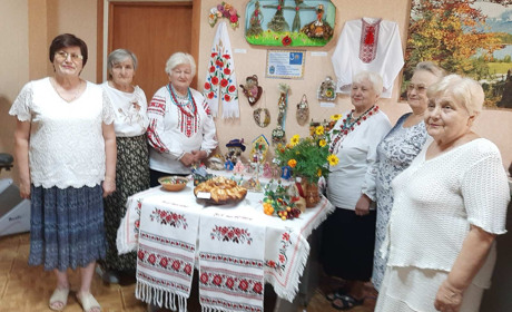 Майстрині терцентру виготовляли українські обереги