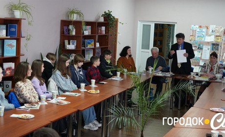 Зустріч поетів-початківців із досвідченими митцями. Як у Городку відзначили День поезії