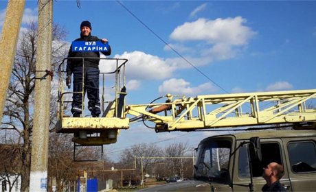 Житель села Майори Андрій Алаликін з власної ініціативи виготовив вказівники для вулиць села