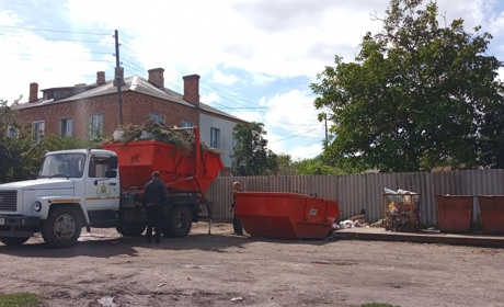 Вивезення понаднормового сміття відмінусовує асфальтування двох вулиць у Золотоноші