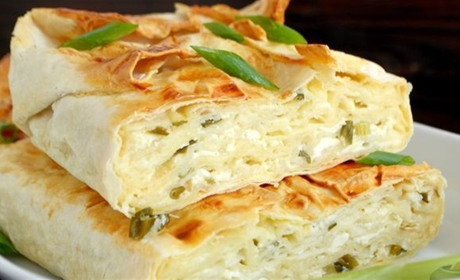 Готуємо сьогодні: рецепт рваного пирога з лаваша та сиру