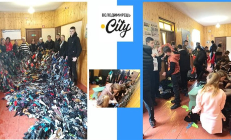 На канікулах школярі у Воронках плетуть масксітки