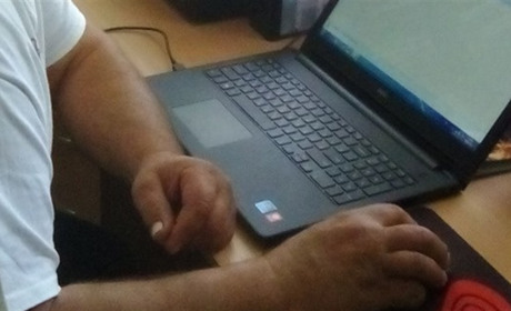 Новочервоняни заходять до бібліотеки скористатися інтернетом та почитати цікаву книгу