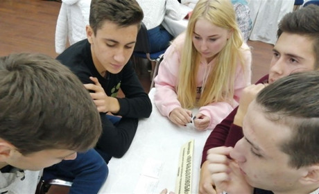 Студенти Ржищівського гуманітарного коледжу здобули перемогу в брейн-ринзі “Підліток і право”