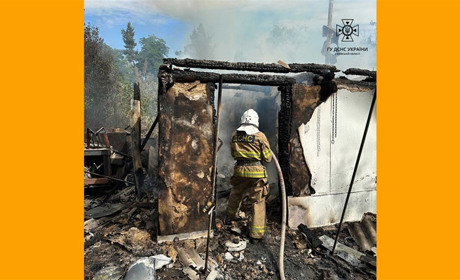 На Ржищівщині вогонь пошкодив будинок: пожежу гасили чергові караули із Ржищева та Кагарлика