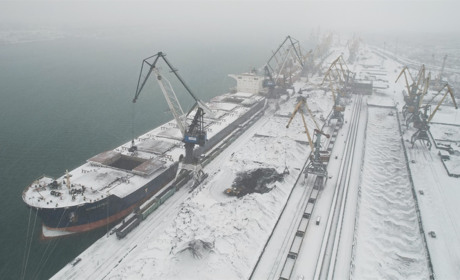 Понад мільйон вантажів опрацював южненський порт за січень (ФОТО)