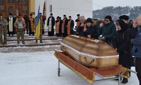 З бою – «на щиті»: Чортків зустрів загиблого свого сина Бондаренка Андрія