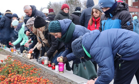 27 листопада українці вшановуватимуть пам'ять жертв Голодомору. Панахиду відправлять на площі