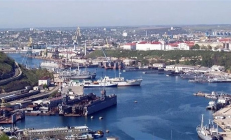 Допомагали красти херсонське зерно через Крим: Двом капітанам оголосили про підозру