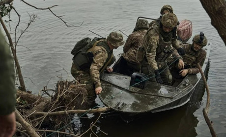 Чи можливе форсування Дніпра у Херсонській області взимку
