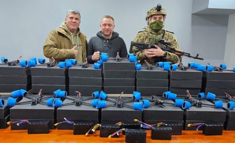 Новокаховська МВА допомогла придбати безпілотники для оборонців Херсонщини