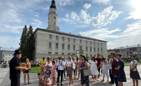 Військові можуть безоплатно піднятись на вежу Дрогобицької ратуші та відвідати екскурсії у районі