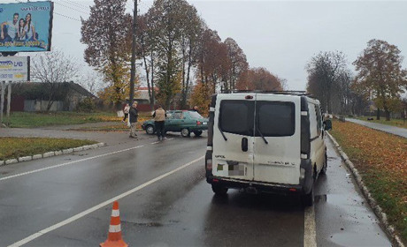 У Переяславі зіткнулися авто Opel Vivaro та ЗАЗ "Славута": хроніка поліції