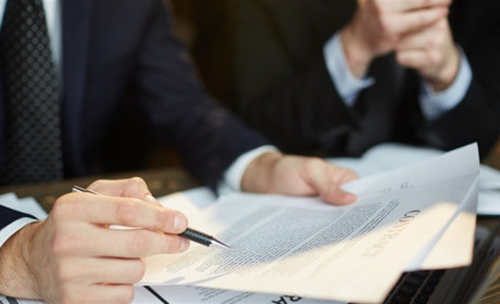 Депутати Сватівської міської ради на позачерговій сесії звільнили з посади мера Сватового