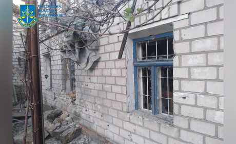 Окупанти зранку обстріляли Херсон: поранений чоловік