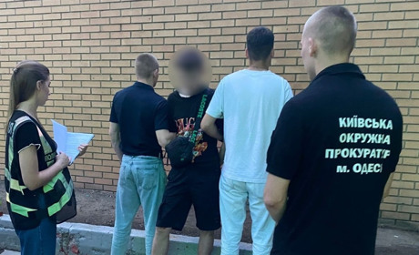 $1400 за нібито зняття з розшуку ТЦК: в Одесі судитимуть 20-річного чоловіка