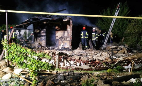 У Сватовому через ймовірний вибух газу у будинку постраждав чоловік: подробиці