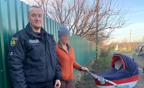 Працівники ювенальної превенції відвідали дітей народжених у війну і передали для них гумдопомогу
