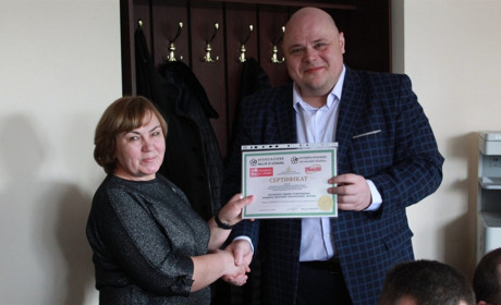 Старокостянтинівська лікарня отримала апарат штучної вентиляції легень