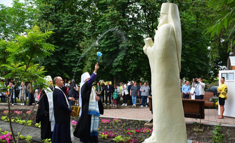 На території Золотоніської багатопрофільної лікарні відкрили пам’ятник святителю Луці Кримському