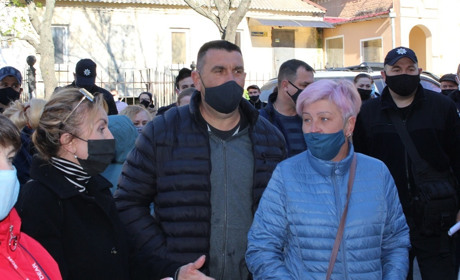 Мелитопольские предприниматели требовали открыть для торговли рынки. Что из этого вышло