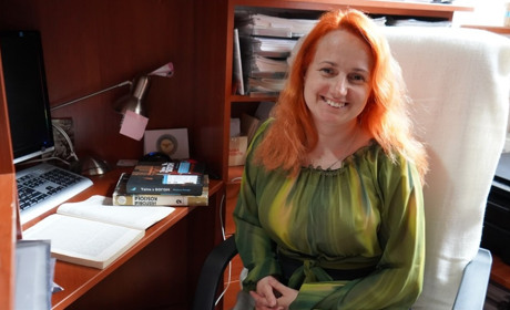 Життя серед книг. Як Аліна Рибакова під час війни завершила справу, яку розпочала 20 років тому