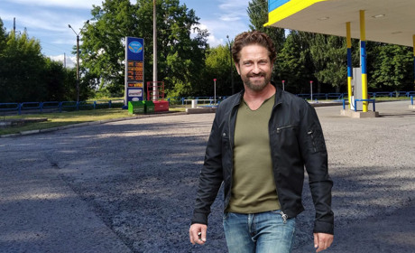 Сільвестр Сталоне влаштувався у ПриватБанк у Жовтих Водах, а Том Круз поїв у їдальні 12-ої школи