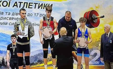 З двома медалями додому: тріумфальний чемпіонат України для первомайського важкоатлета