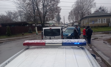 У Мені на перехресті вулиць Сергія Титаренка та Робітничої сталася автомобільна аварія
