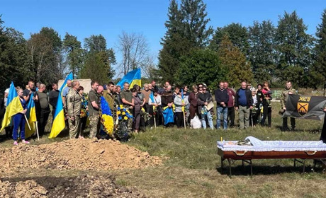 На Шевченківщині попрощалися із захисником Олексієм Бороденком