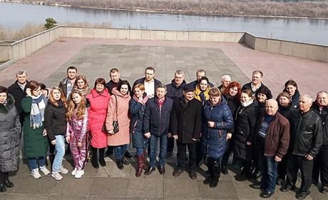 Володимирецькі депутати провели Шевченківські дні у Каневі та привезли жолуді з кобзаревого дуба