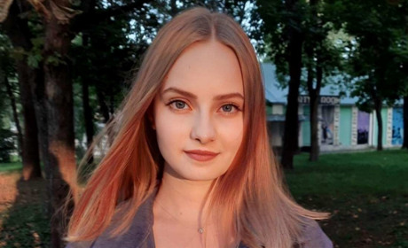 Глухівчанка перемогла у міжнародному конкурсі мистецтв із «Квітами Перемоги»