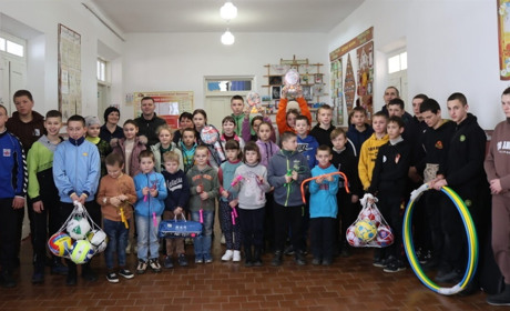 Дві школи нашого району отримали спортінвентар від БФ Миколи Філонова: як взяти участь в акції