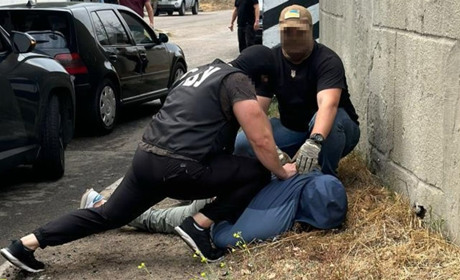 СБУ затримала заступника начальника військкомату у Херсоні: допомагав «відкосити» від призову