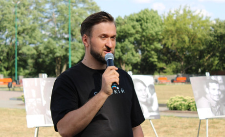 Живі "Розстріляні": виставку створених штучним інтелектом портретів презентував Мартин Якуб