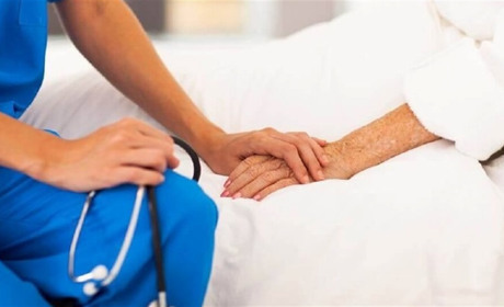 Жити повноцінно попри хворобу: як Жовтоводська лікарня допомагає паліативним пацієнтам