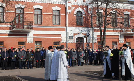 Сумні роковини: ніжинці вшанували пам’ять Героїв Небесної Сотні