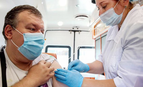 Коли, кому і як робитимуть щеплення від коронавірусу 