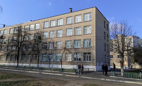Поки що без тепла Червоноградський ліцей, школа №4 та дитячий садочок №10, що у старій частині міста
