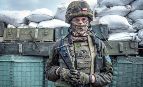 Зеленський вручив "Золоту Зірку" батькам полеглого Героя України з Луганщини