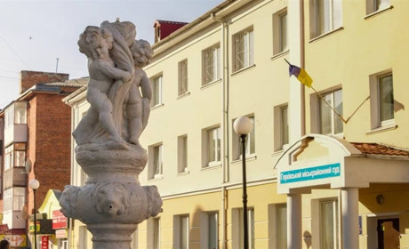 Яку назву мав Глухів у 17 столітті під Річчю Посполитою та що було за Хмельницького й після