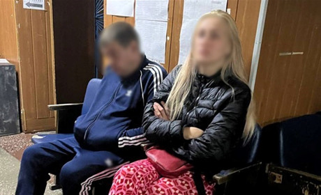 Феєрверк у Чернігові: пара використала піротехнічний засіб посеред міста