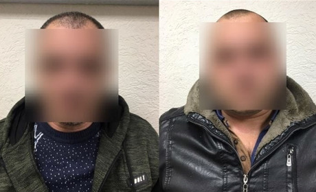 У Херсоні затримали двох грабіжників. Вони обікрали автомобіль