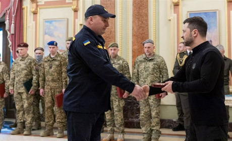 Рятувальника з Білопільщини Юрія Бізюка Президент України нагородив орденом "За мужність"
