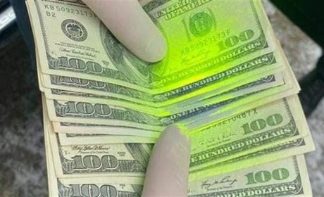 1200 доларів - і непридатний до військової служби: на хабарі затримали комісара з Хмельниччини