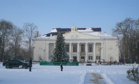До чого техніка дійшла: новокаховчанка за допомогою ШІ створює мелодії на вірші поета-земляка