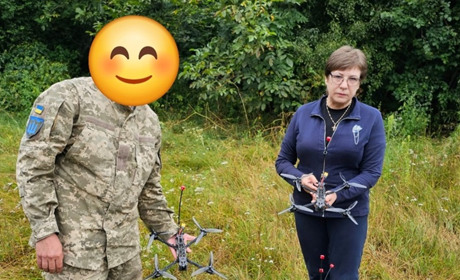 Звягеляни передали захисникам чергову партію FPV-дронів